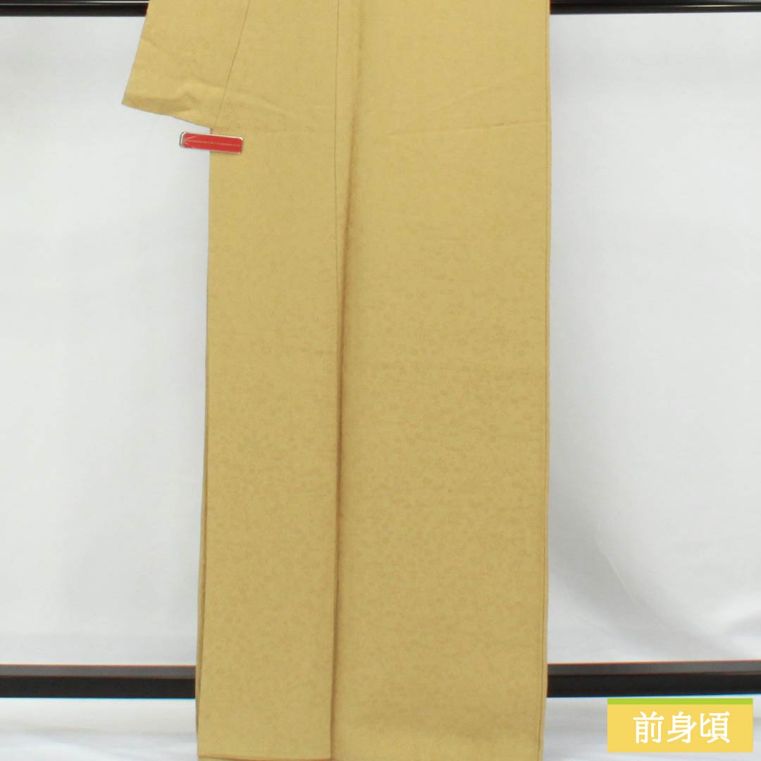 Solid-colored silk kimono, S-rank, length 164cm, sleeve length 64.5cm, pear-colored, with floral and plant motifs, lined, yellow-based, product number 1114002242423