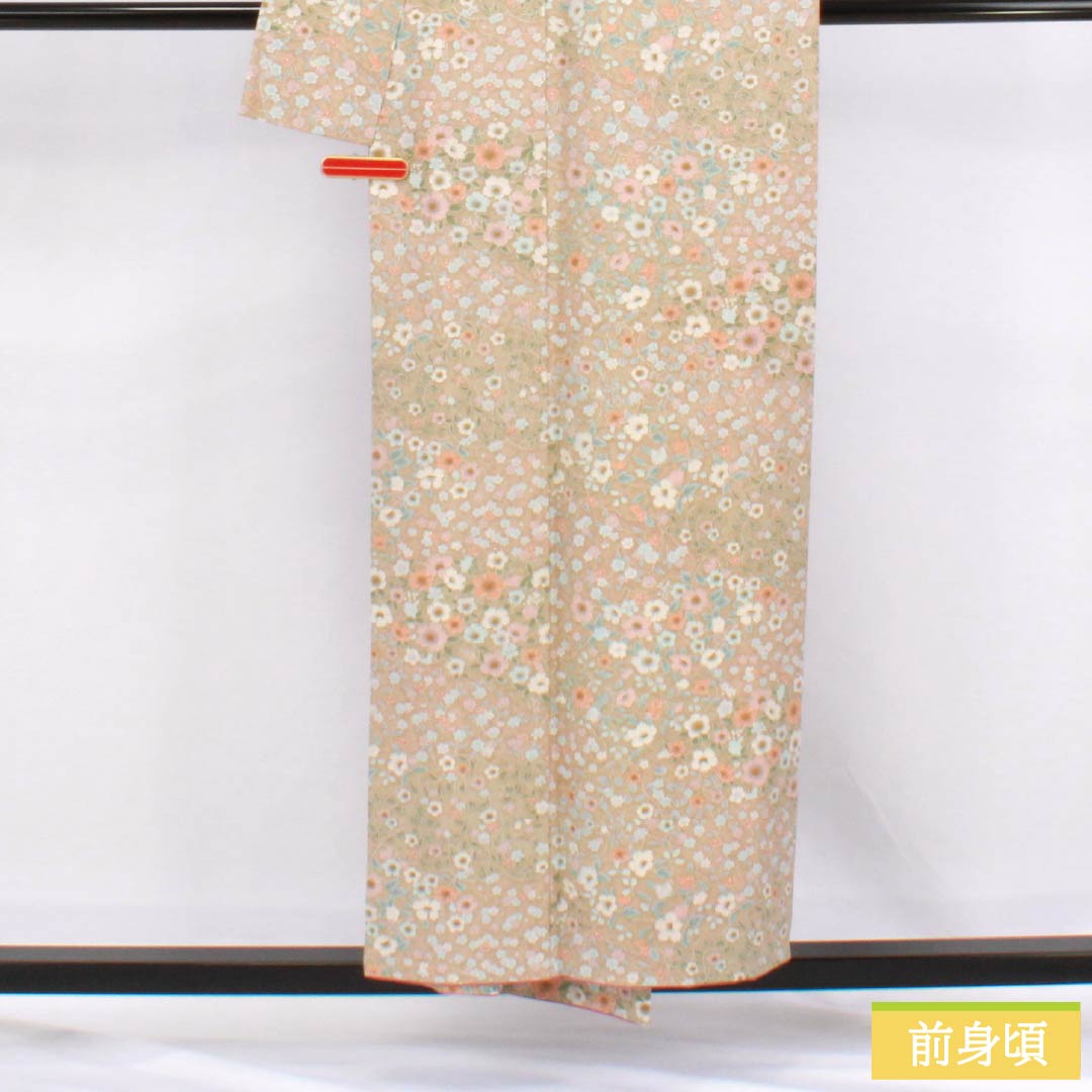 小紋 ポリエステル Sランク 身丈154cm 裄丈63cm 袷 香色(こういろ) 型染 草花模様 洗える着物 ベージュ系 1115006532225