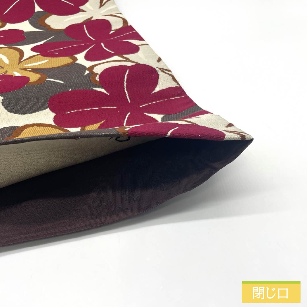 Fukuro Obi (sash) made of pure silk, S-rank, in gofun-iro (white powder-colored) with a Nishijin-ori (artist-made) floral pattern. Length: 444cm. Six-fold obi. Semi-formal. White. Product number: 1123015062311