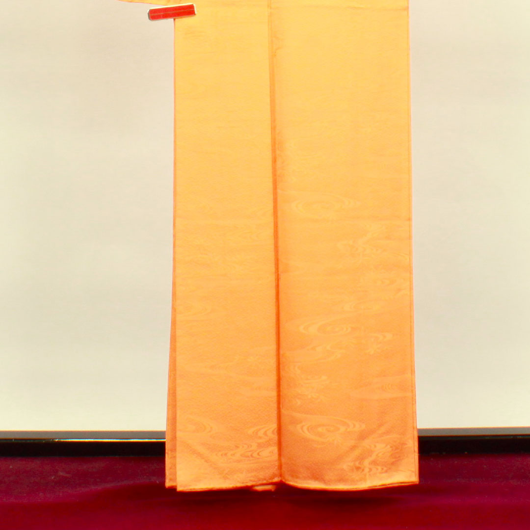 色無地 正絹 赤支子色 流水 違い鷹の羽 身丈161.5cm 裄丈64.5cm 袷 Aランク 朱系 1114000823416