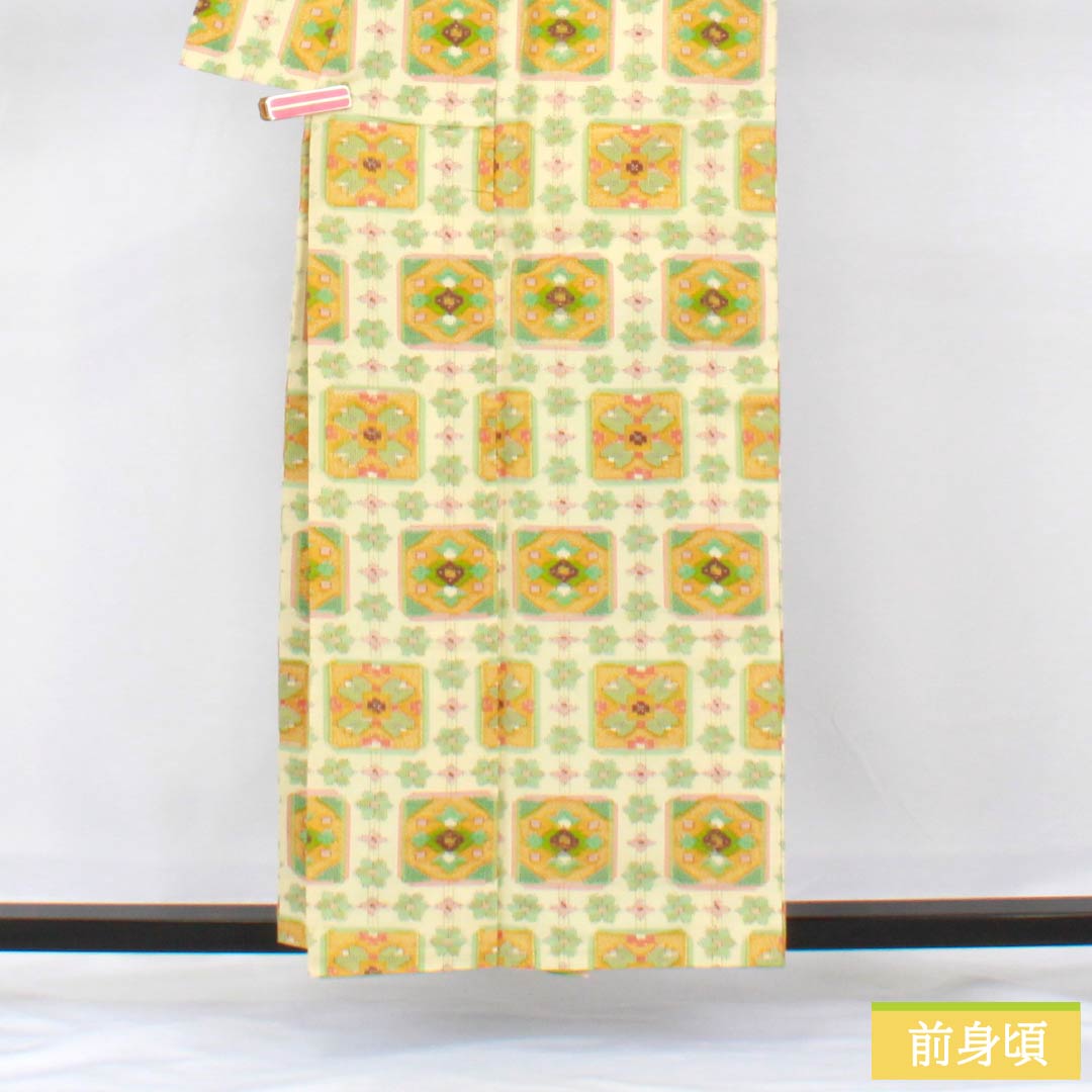 紬 ポリエステル Aランク 身丈156.5cm 裄丈62cm 薄卵色(うすたまごいろ) 幾何学模様 袷 クリーム系 1116003993315