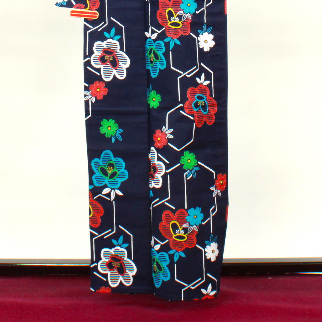 浴衣 しつけ糸付き 未使用品 濃紺色 抽象模様 木綿 Sランク 単衣 身丈162cm 裄丈63cm 紺系 1118002362418