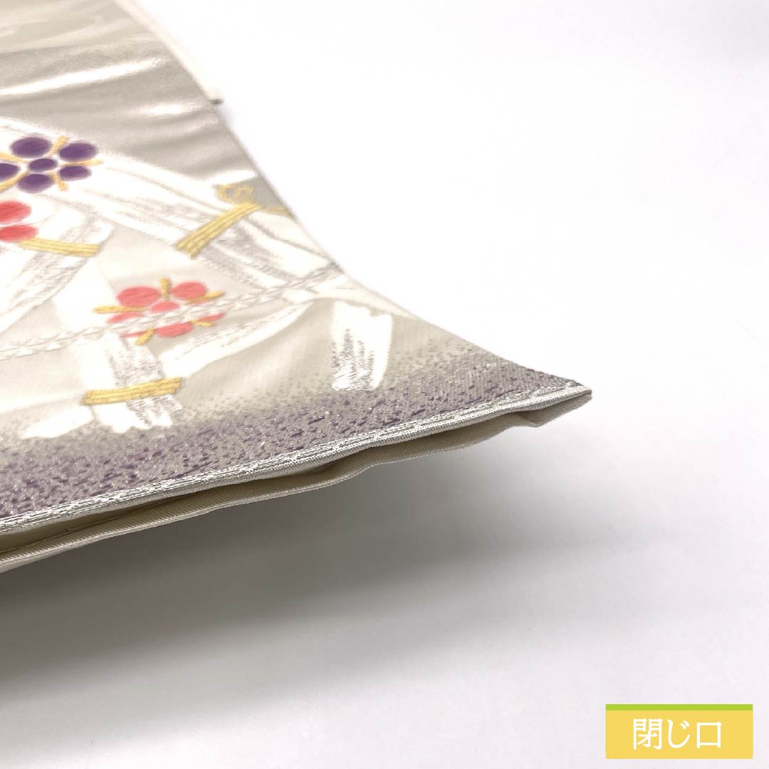 Formal obi with a bamboo fence, flowing water, and plum blossom motif, made of pure silk and S-rank. Suitable for formal wear with a formal kimono. Length: 432cm. Features a six-fold hem. Silver finish. Product number: 1123015362322.