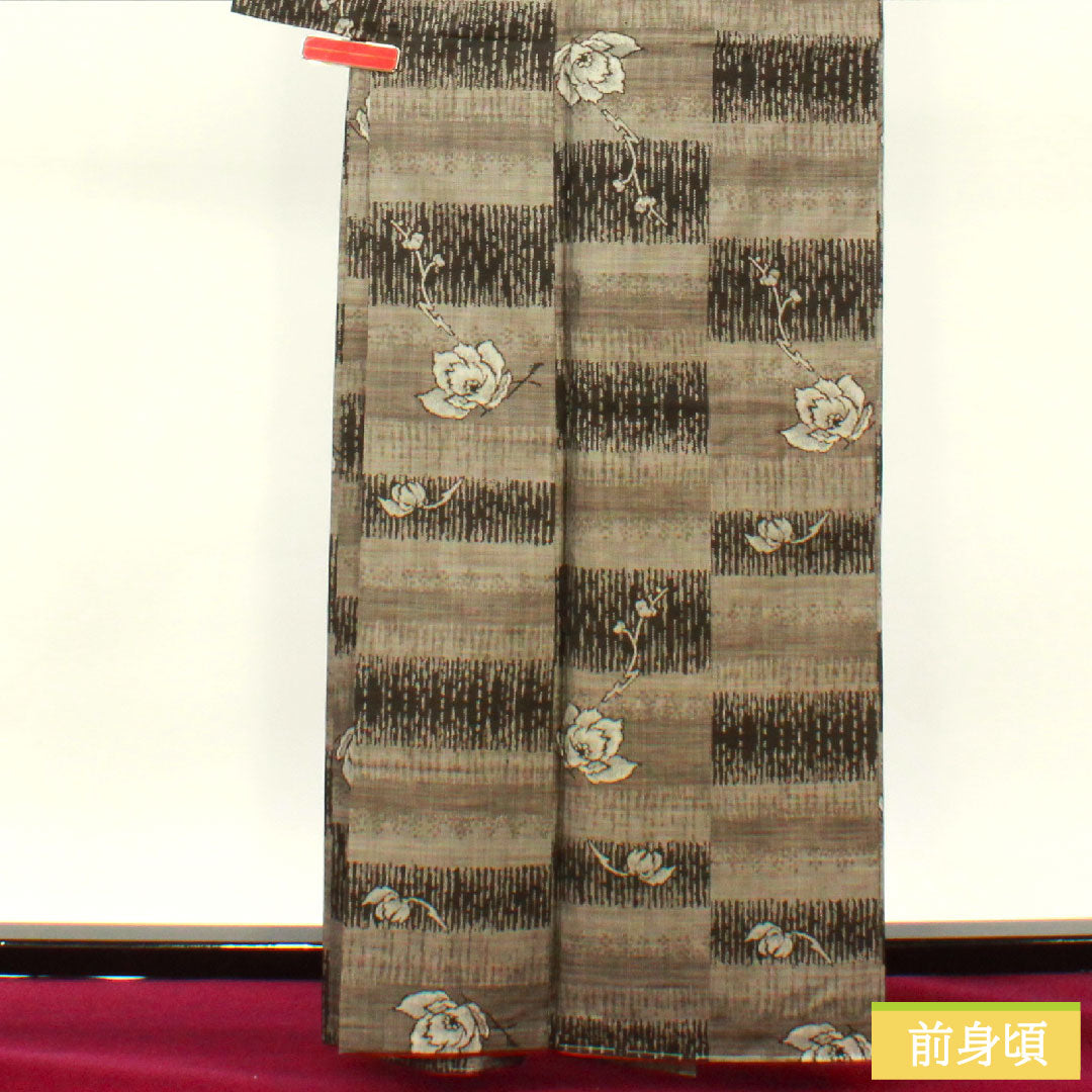 紬 正絹 身丈163cm 裄丈64.5cm 大島紬 9マルキ 市松 花模様 Sランク 袷 茶系 1116003742414