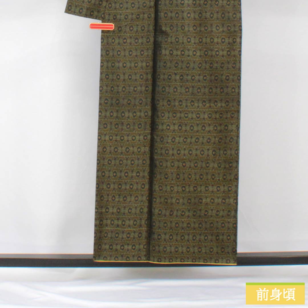紬 正絹 身丈157.5cm 裄丈64.5cm 橄欖色(かんらんしょく) 抽象模様 Aランク 袷 緑系 1116003873319