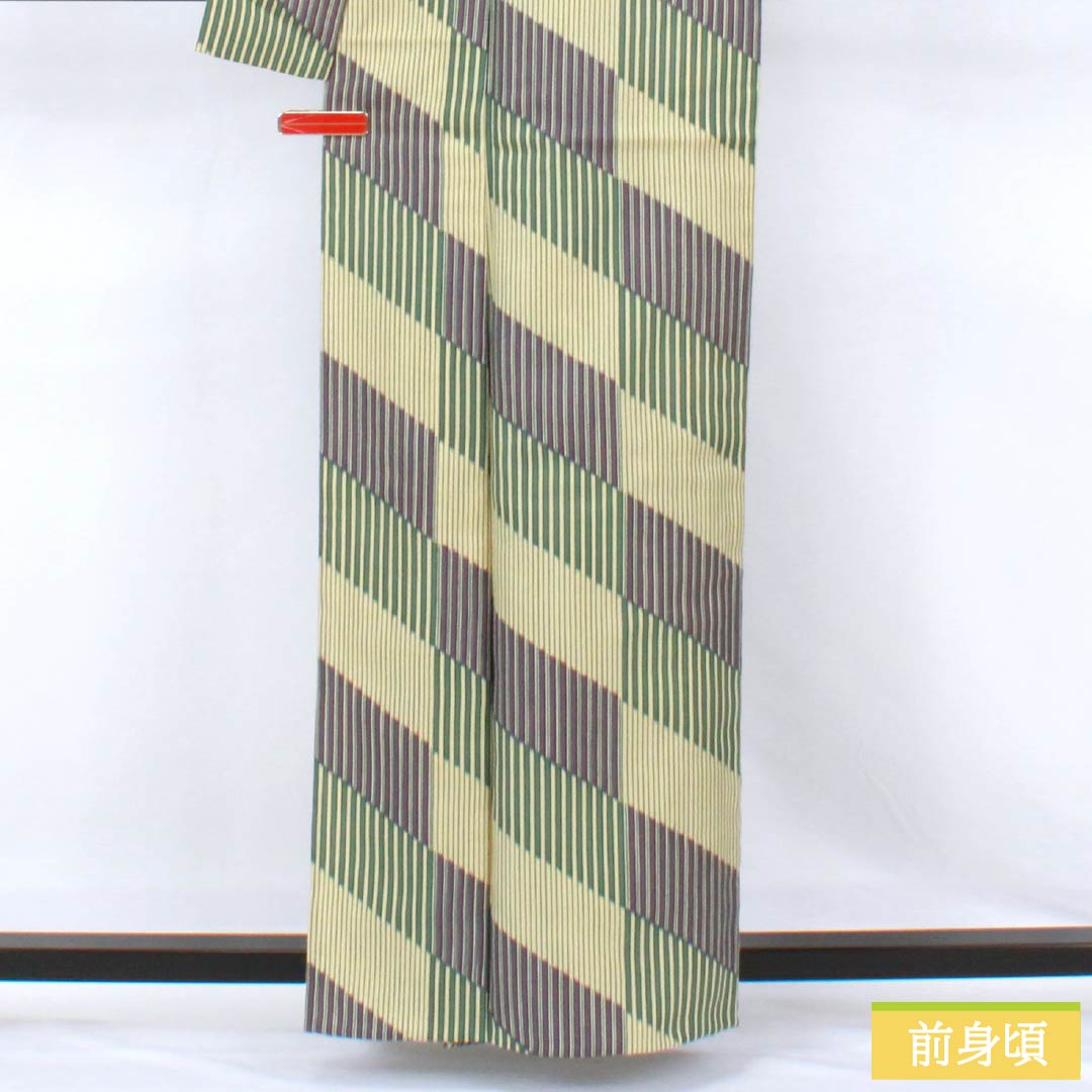 小紋 ポリエステル Sランク 身丈161cm 裄丈65.5cm 単衣 淡黄蘗色(うすきはだいろ) 型染 縞 斜め市松 洗える着物 黄系 1115008012423