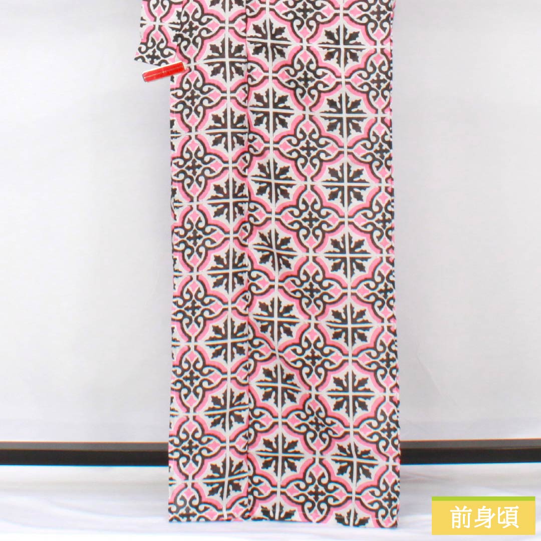 (Brand new, unused) Yukata (single-layer kimono) made of polyester, length 166cm, sleeve length 65cm. New rank. Pink, medium crimson color (nakano kurenai iro). Geometric, tile, and damask patterns. Product number: 1118005771513