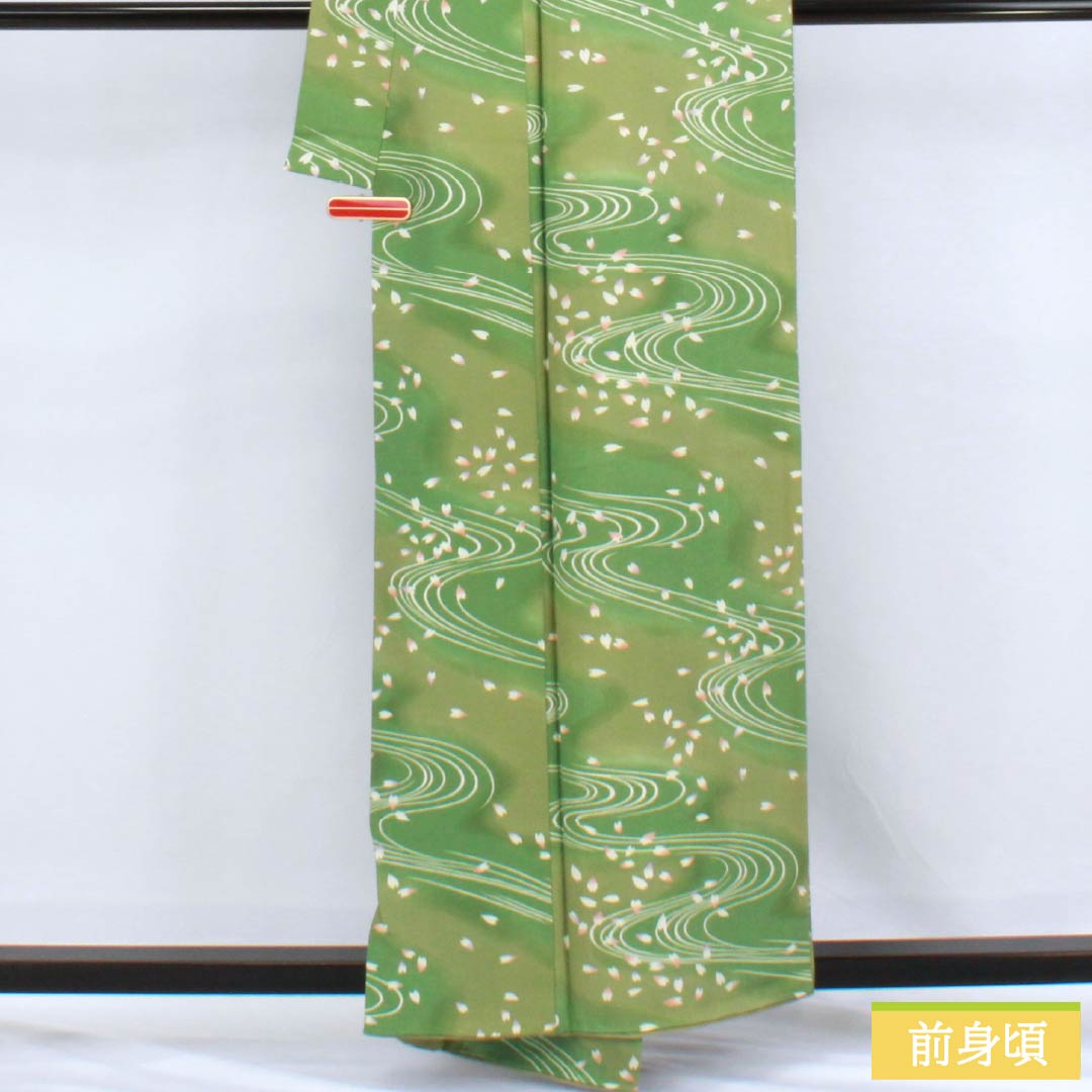 小紋 正絹 Sランク 身丈157cm 裄丈67cm 袷 仏手柑色(ぶしゅかんいろ) 緑衫色(ろくそういろ) 型染 流水 散り桜 緑系 1115006562319