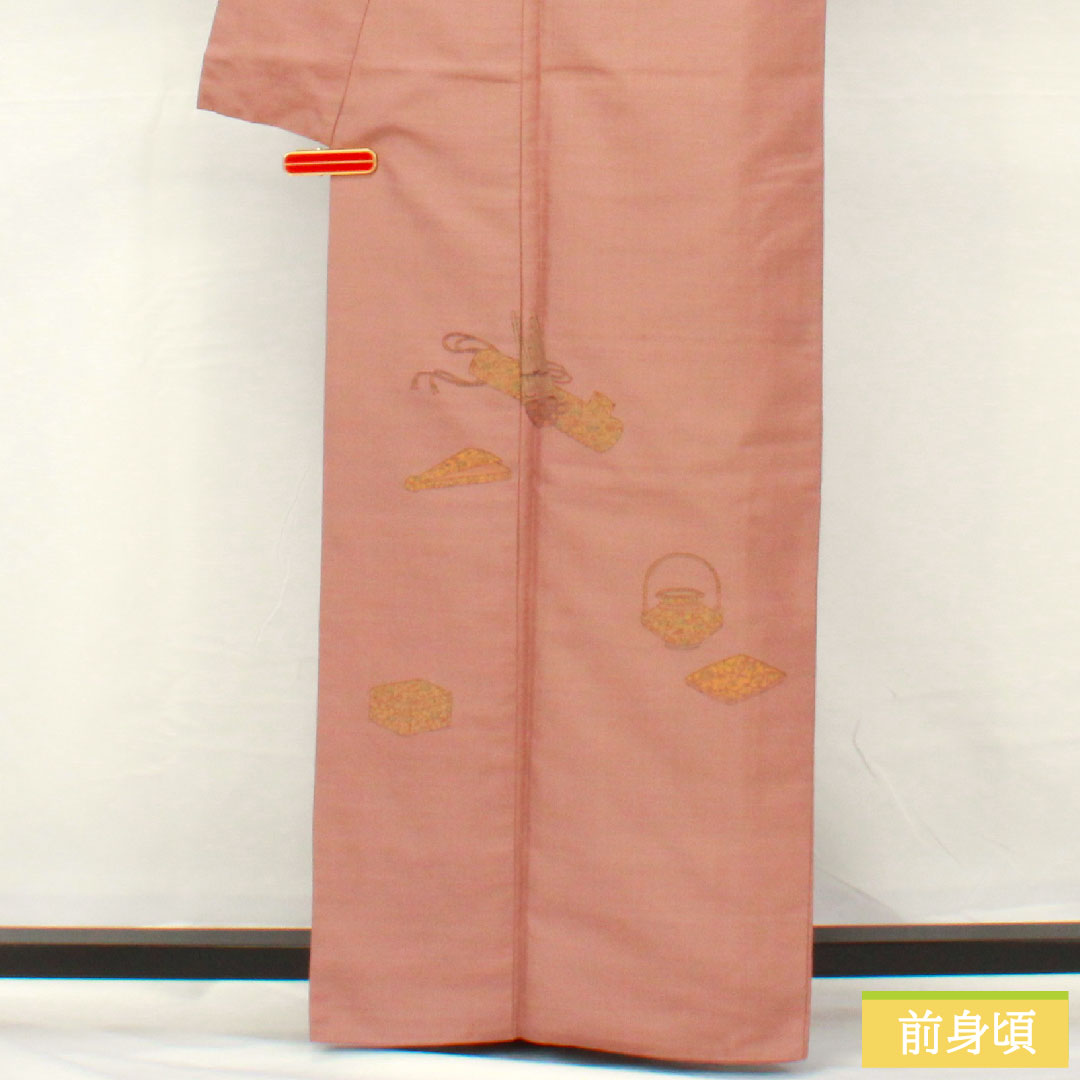 訪問着 正絹 袷 身丈162.5cm 裄丈62.5cm 帯紅色(たいこうしょく) 紬地 一つ紋 丸に角立四ツ目 付下げ Sランク 紫系 1112005572420