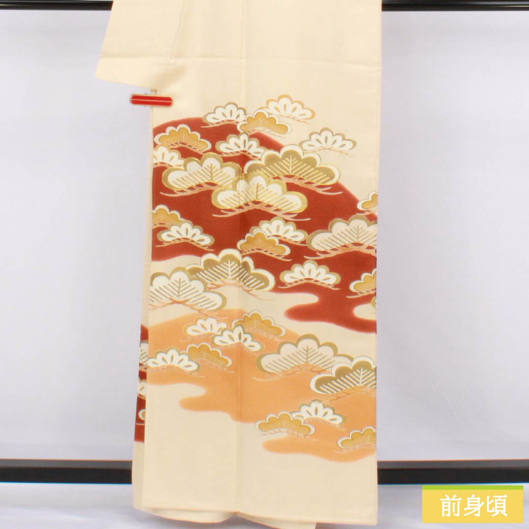 Irotomesode Silk A-Rank Length 160.5cm Sleeve-to-Sleeve 62.5cm Lined Neri-iro (Creamy White) Three Family Crests Gosan-kiri Daimaru Bespoke Kyo-Yuzen Gold couching embroidery Pine Three Family Crests Cream system 1111001993415