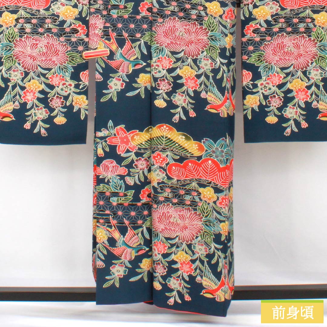 Furisode (long-sleeved kimono) made of pure silk, grade A, length 160cm, sleeve length 62.5cm, lined, indigo blue, Kyoto Bingata pattern, auspicious motifs of pine and peony, navy blue, product number 1113002453418