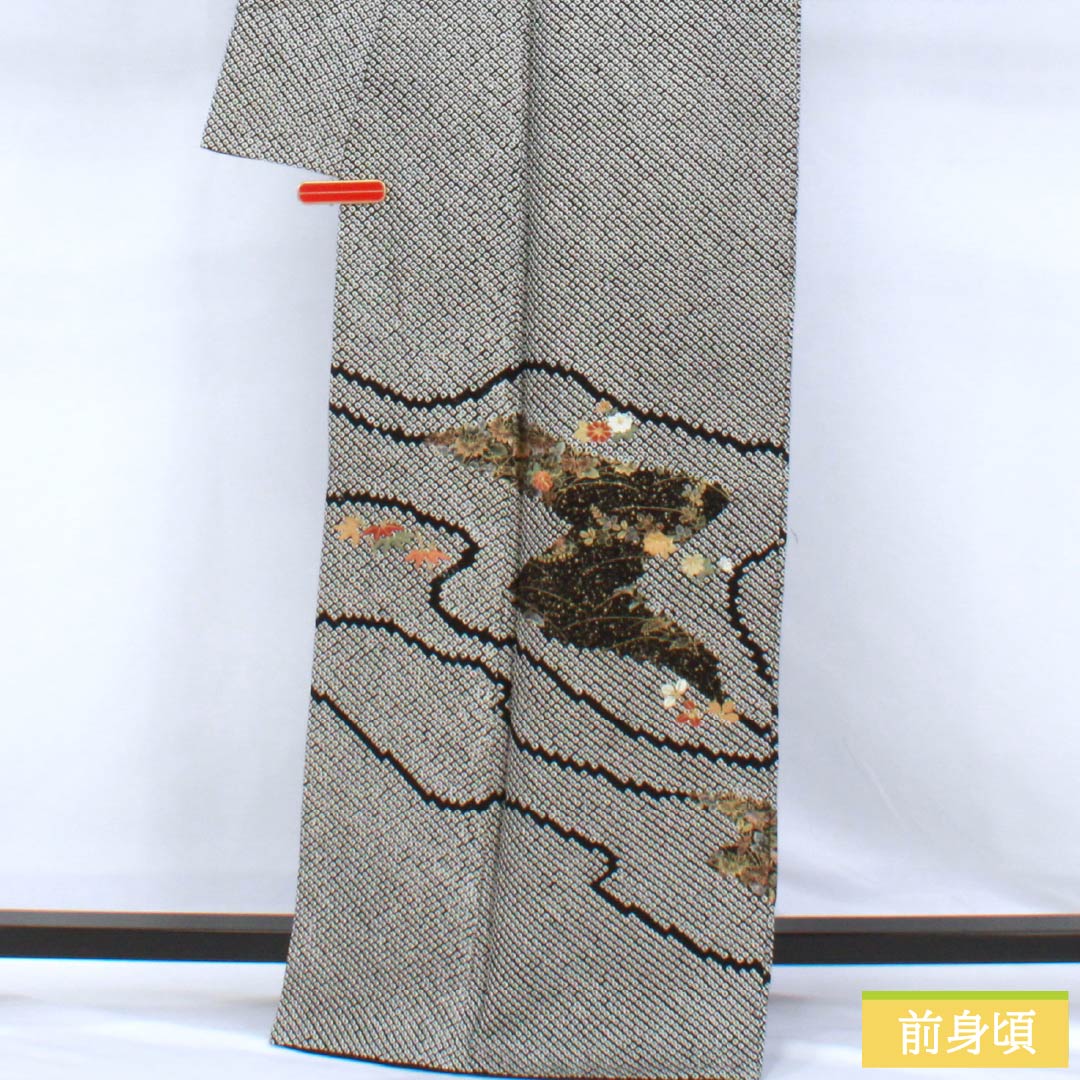 Visiting Kimono, Pure Silk, B-Rank, Lined, Length 166cm, Sleeve Length 66cm, Fully Dyed, Floral Pattern, Partially Embroidered, Black, Product Number: 1112007004510