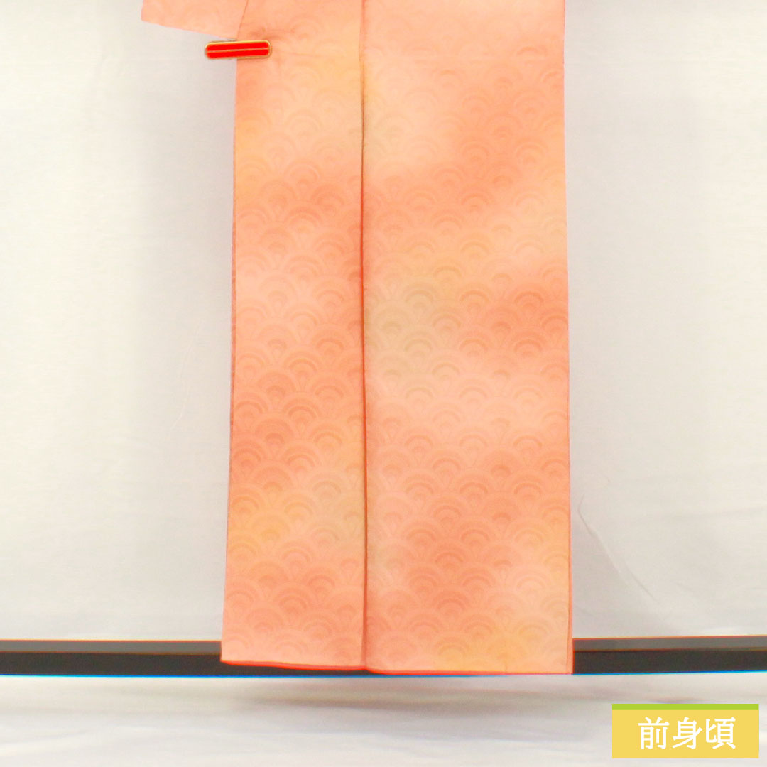 Plain color kimono, pure silk, length 154.5cm, sleeve-to-sleeve 64cm, light red shaded dyeing with seigaiha pattern, lined, A rank, pinkish, 1114002023213
