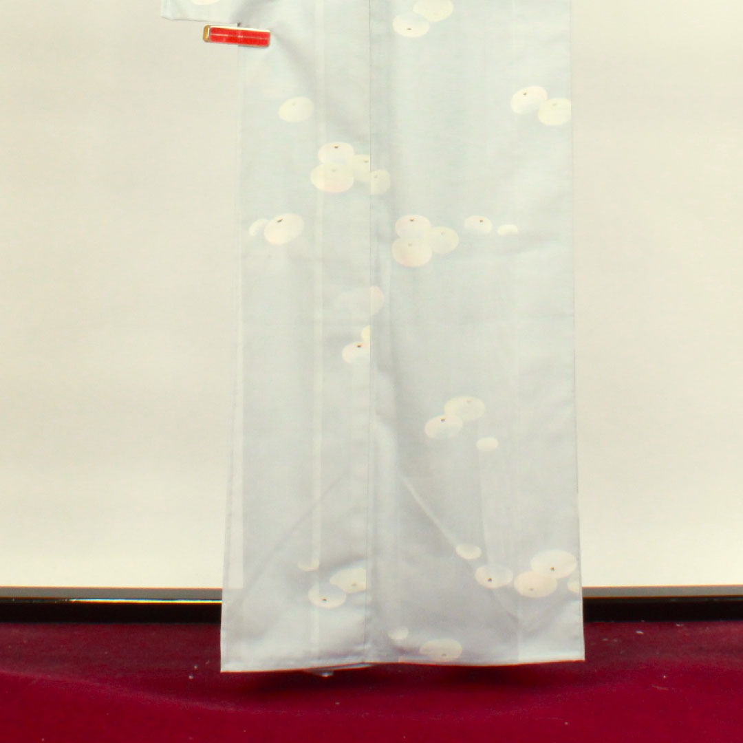 夏物 ポリエステル 小紋 身丈161cm 裄丈63cm 蒼白色(そうはくしょく) 万寿菊 洗える着物 絽 Sランク 水色系 1132000672424