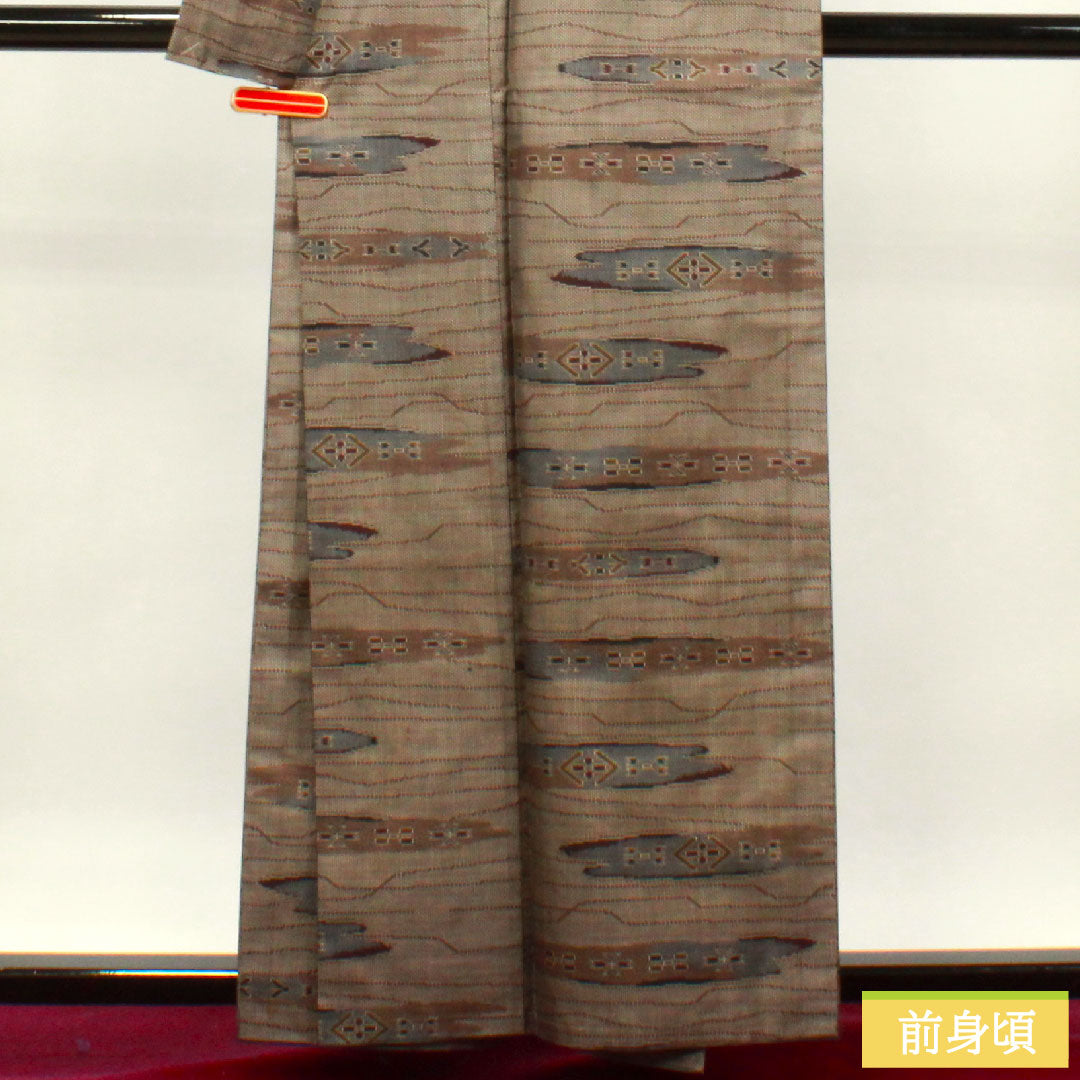大島紬 正絹 身丈159cm 裄丈66.5cm 経緯絣 幾何学模様 Sランク 袷 茶系 1116002902314