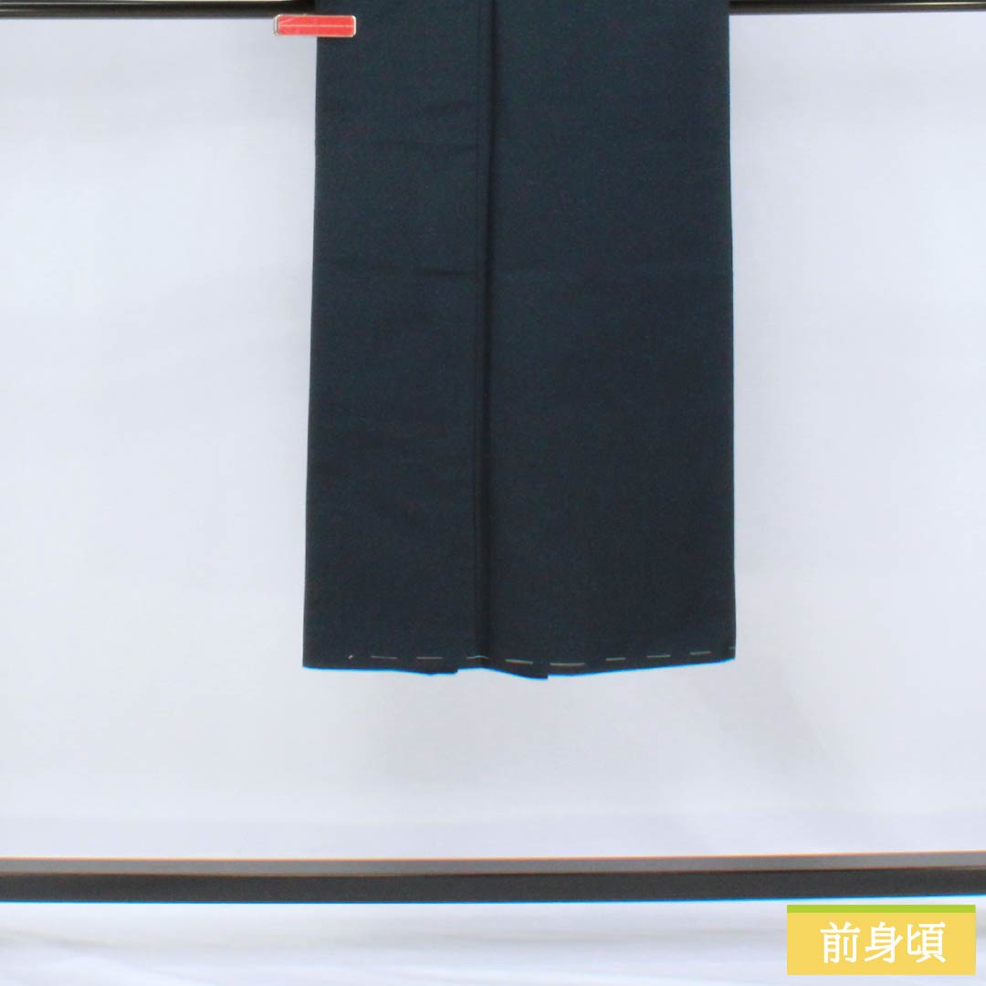 男物 正絹 Sランク 身丈134cm 裄丈66cm 濃紺色(のうこんいろ) ひげ紬 しつけ糸付き 袷 紺系 1119001212318