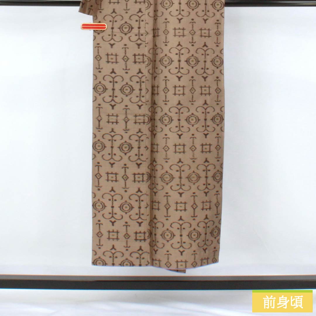 紬 正絹 Sランク 身丈148.5cm 裄丈62.5cm 遠州鼠色(えんしゅうねずいろ) 抽象模様 袷 ベージュ系 1116004382125