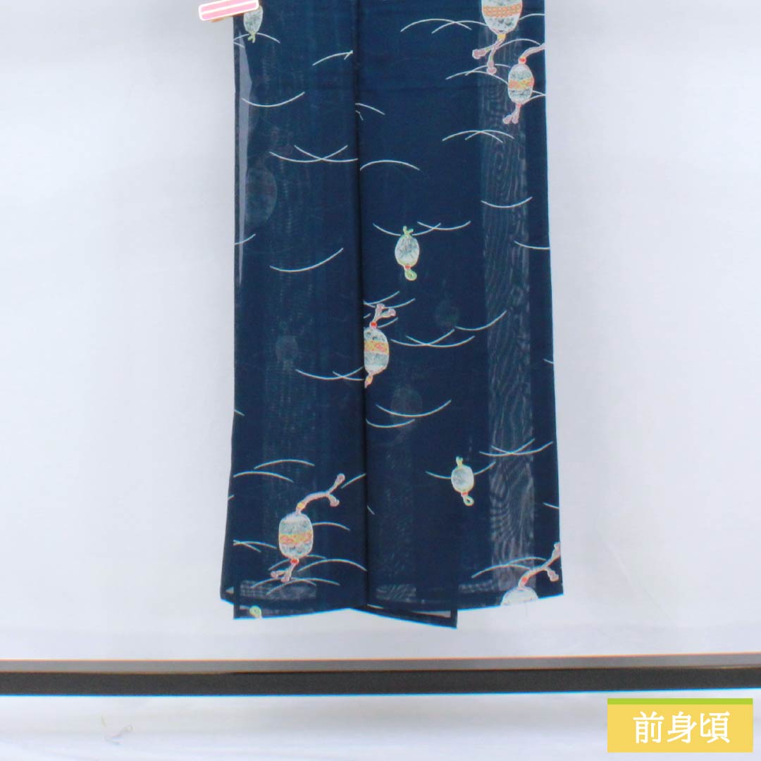 夏物 ポリエステル 小紋 身丈146cm 裄丈63cm 紺色(こんいろ) 手毬 洗える着物 絽 Sランク 紺系 1132002502118