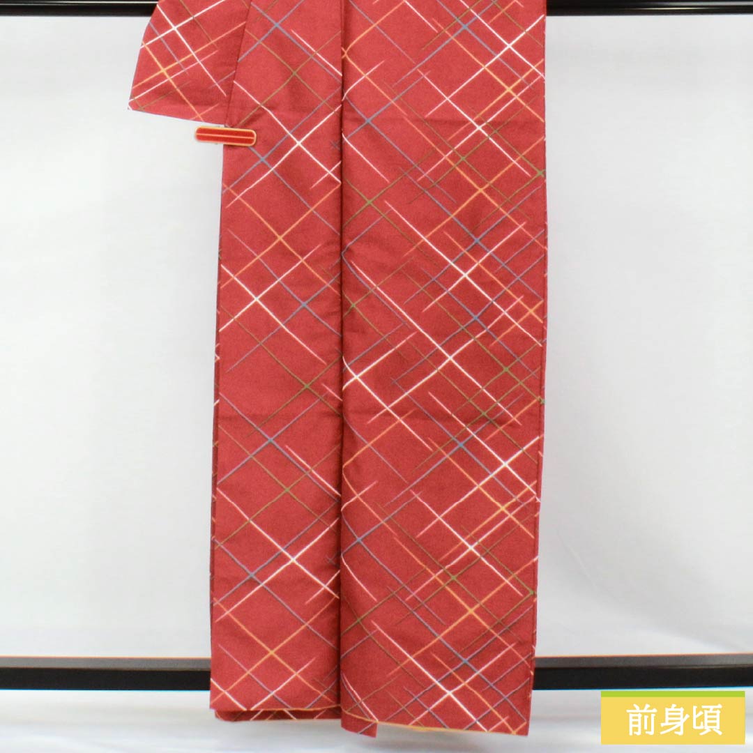 小紋 ポリエステル Aランク 身丈160.5cm 裄丈67.5cm 袷 紅絹色(もみいろ) 斜め格子 洗える着物 赤系 1115007473412