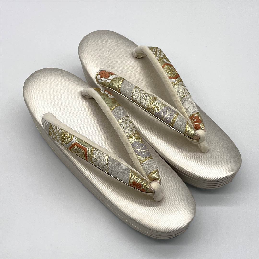 (Like New) Formal Zori and Bag Set, Grade A, with Auspicious Motifs, Obi Fabric, Size L, Gold, 1133000463421