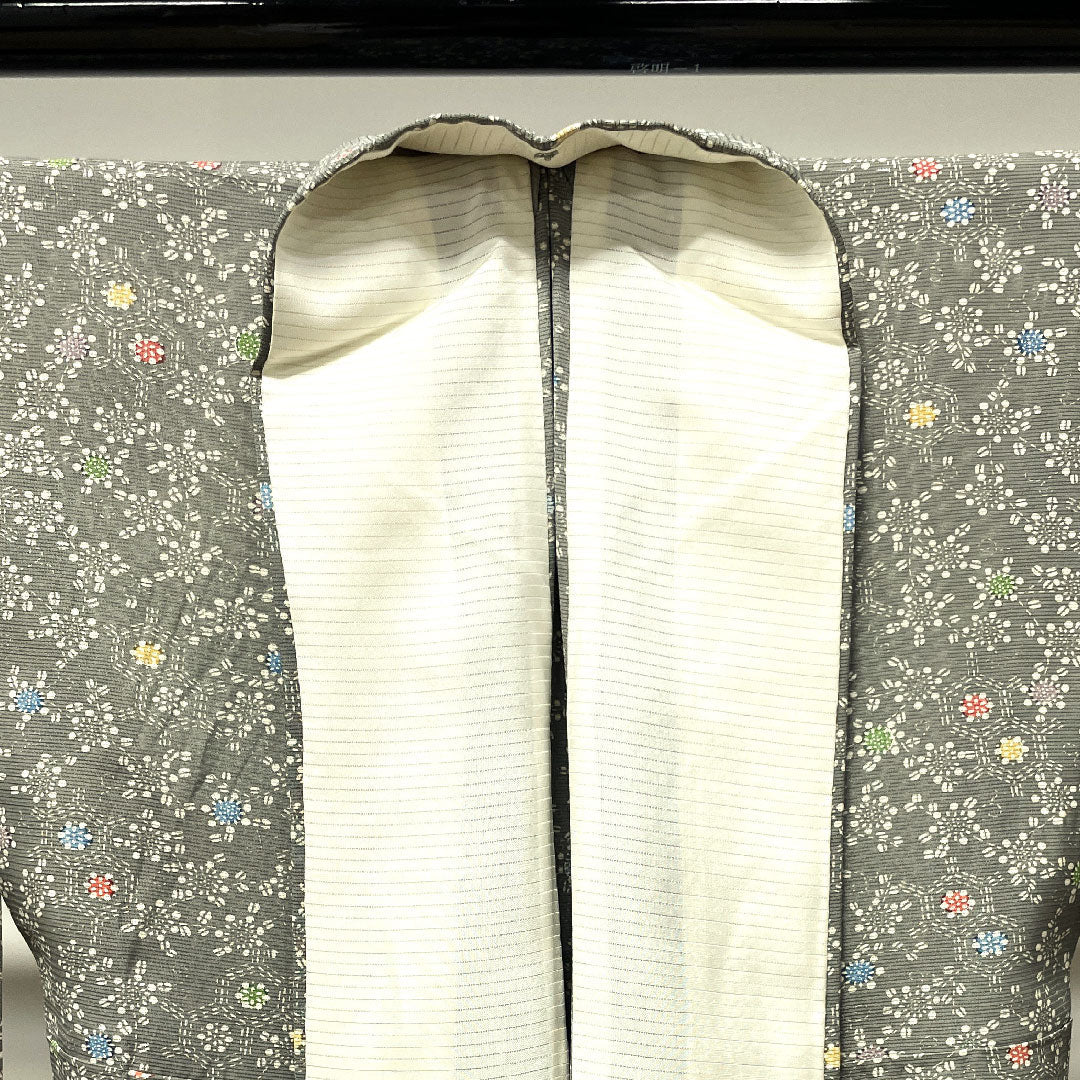 夏物 正絹 小紋 身丈149cm 裄丈63.5cm 柳鼠色(やなぎねずいろ) 菊 亀甲 絽 Sランク グレー系 1132000732122