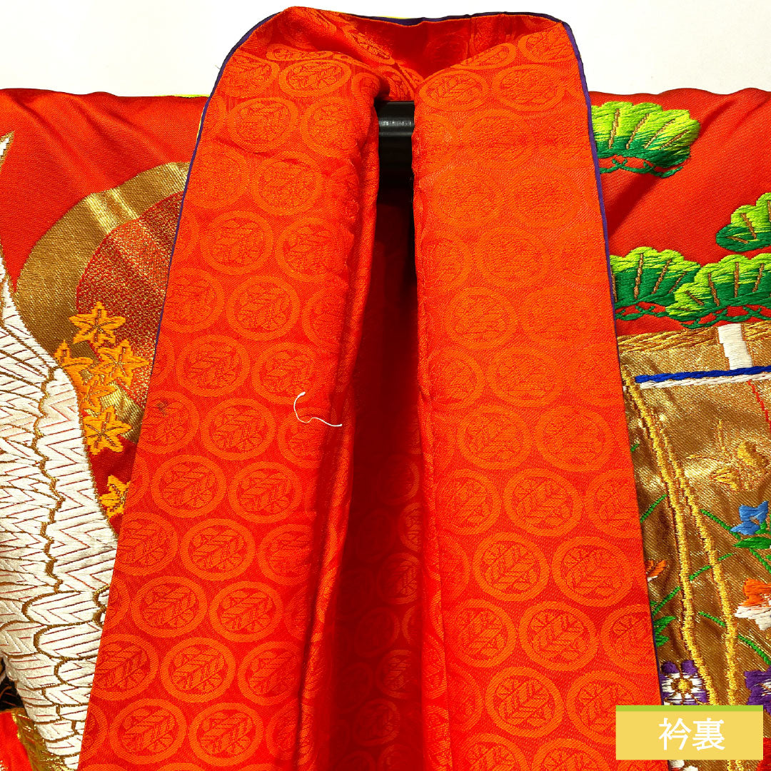 Iro-uchikake (colored kimono) made of pure silk, grade A, length 185cm, sleeve length 67cm, Karaori (Chinese weave) design with crane and folding screen motifs, pine tree motif, lined, vermilion, product number 1110001043916