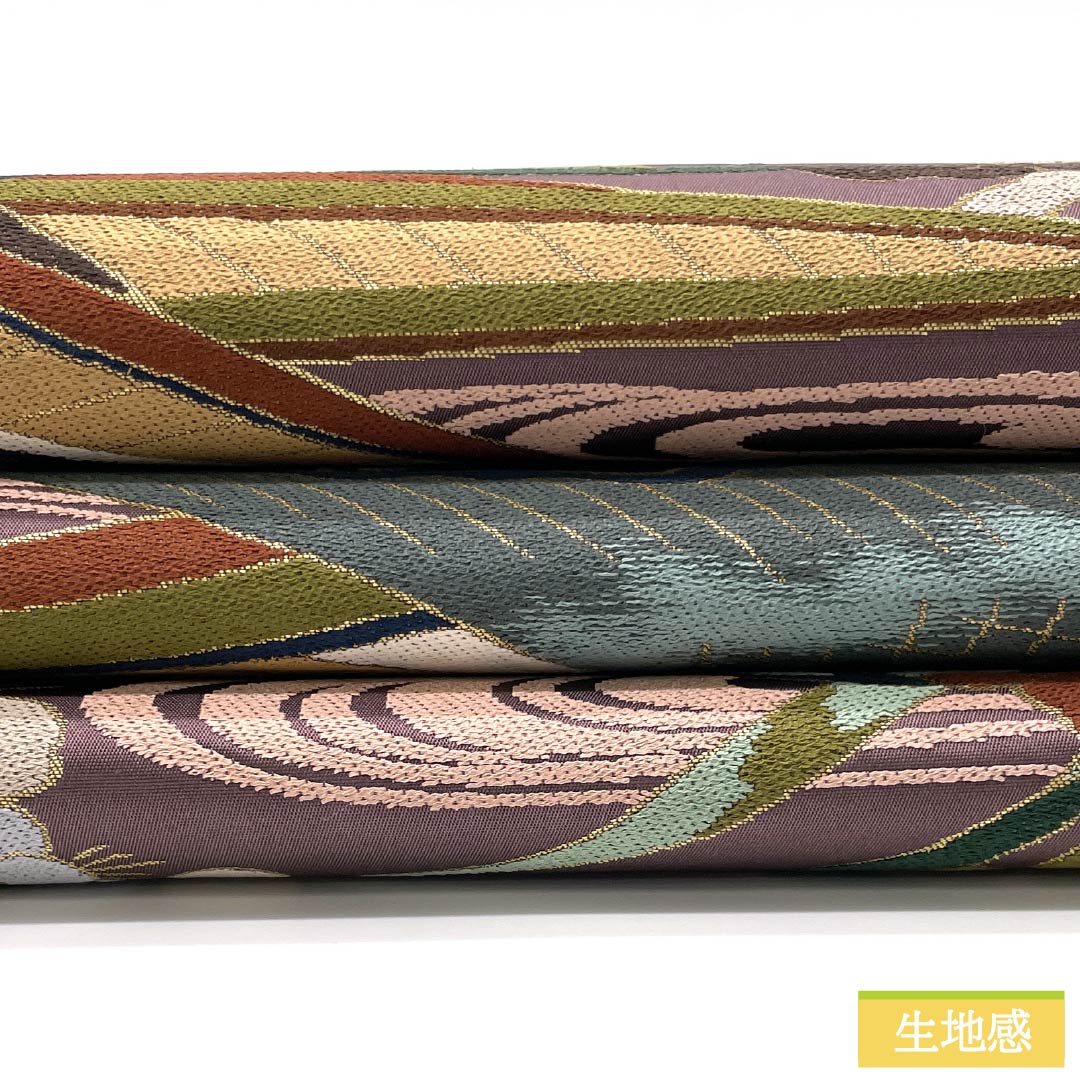 Formal, purple-hued, pure silk obi (hatobairo) for formal wear with a formal kimono (tomesode) by Hakuryoen Oba. Features a Kanze Ryusui (water flowing water) design and a boat motif. Length: 436cm. S-rank. Six-fold obi. Product code: 1123014182320.