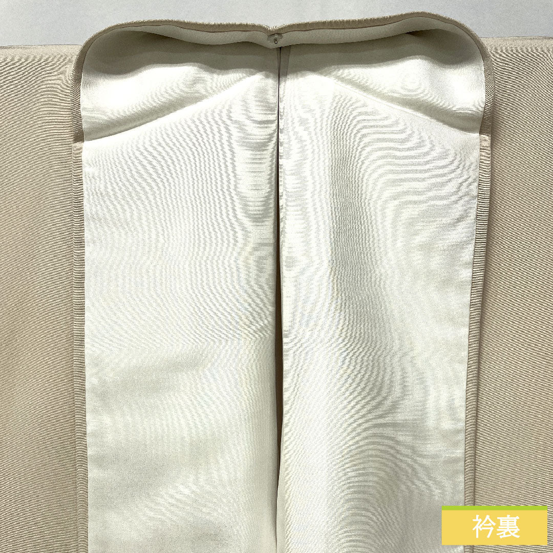 Colored Tomesode, pure silk, length 163cm, sleeve length 64cm, lined, white neri-iro (white paste color), Kyoto Yuzen embroidery, historical figures and landscape pattern, one crest, three oak leaves, pearl tone finish, A rank, beige, 1111001493425