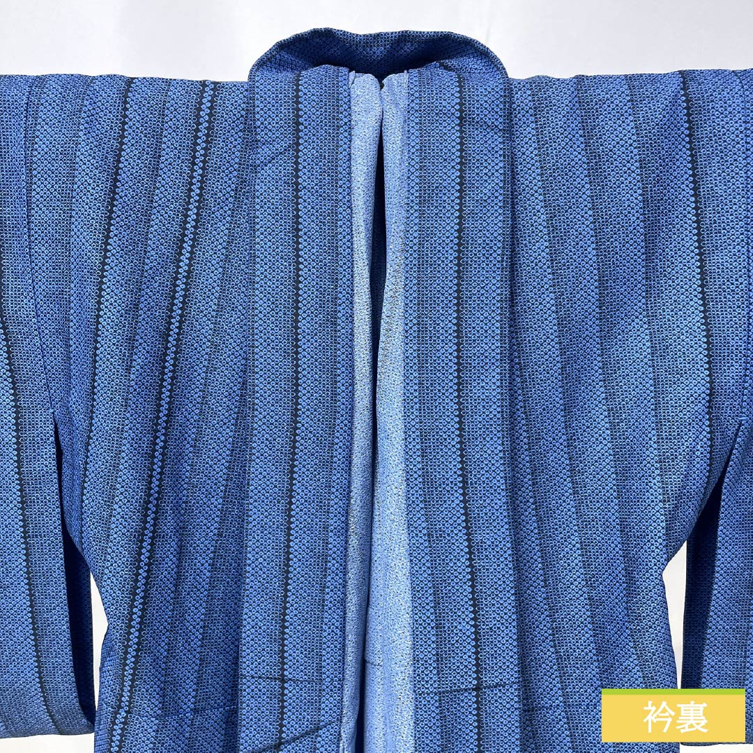 小紋 ポリエステル Sランク 身丈159cm 裄丈63cm 単衣 薄群青色(うすぐんじょういろ) 型染 疋田 縞 洗える着物 青系 1115007852317