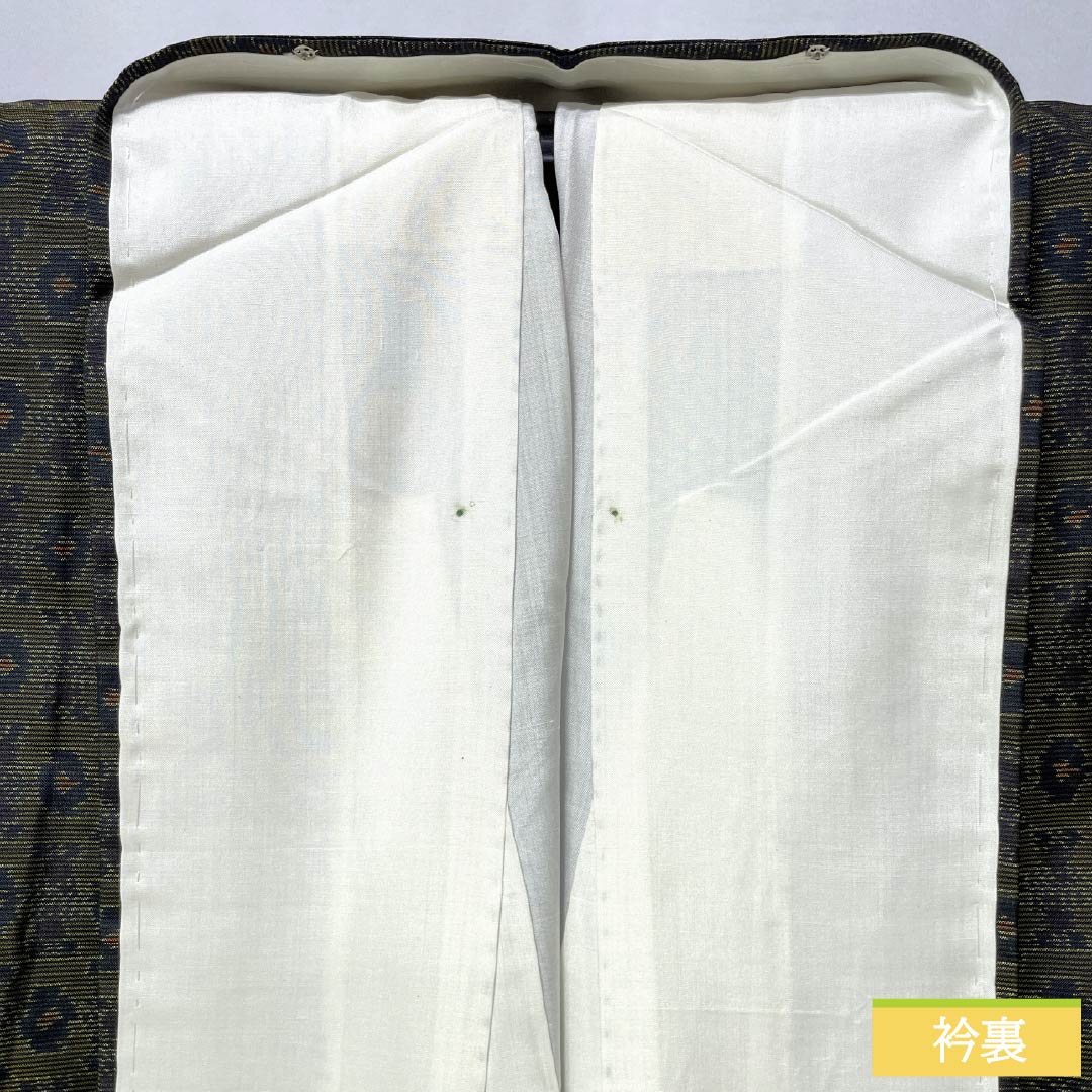 紬 正絹 身丈157.5cm 裄丈64.5cm 橄欖色(かんらんしょく) 抽象模様 Aランク 袷 緑系 1116003873319