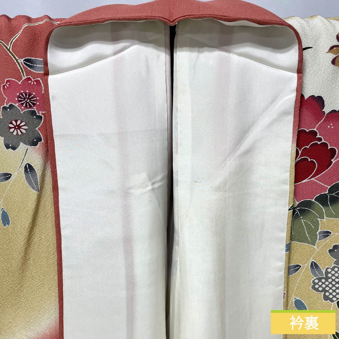 振袖 正絹 Aランク 身丈176.5cm 裄丈66cm 袷 薄柑子色(うすこうじいろ) 京紅型 吉祥文様 桜 牡丹 橙系 1113002343826