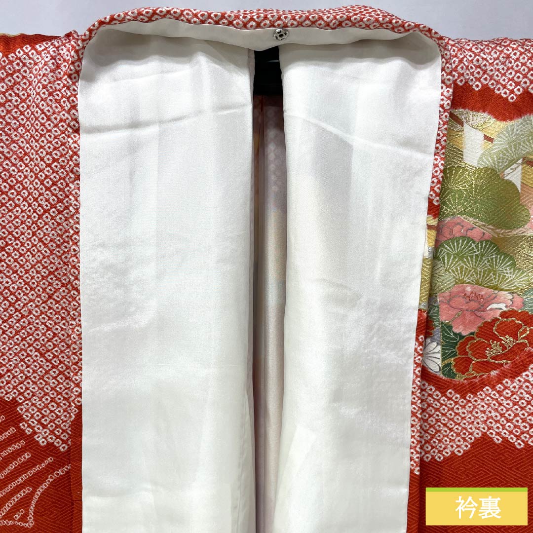 Furisode (long-sleeved kimono) made of pure silk, S-rank, length 152cm, sleeve length 61cm, lined, scarlet, Kyoto Yuzen, featuring auspicious motifs of cranes, plum blossoms, and pine trees in red. Product code: 1113002182212