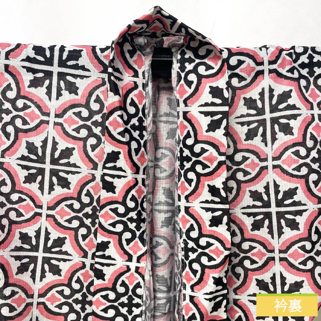 (Brand new, unused) Yukata (single-layer kimono) made of polyester, length 166cm, sleeve length 65cm. New rank. Pink, medium crimson color (nakano kurenai iro). Geometric, tile, and damask patterns. Product number: 1118005771513