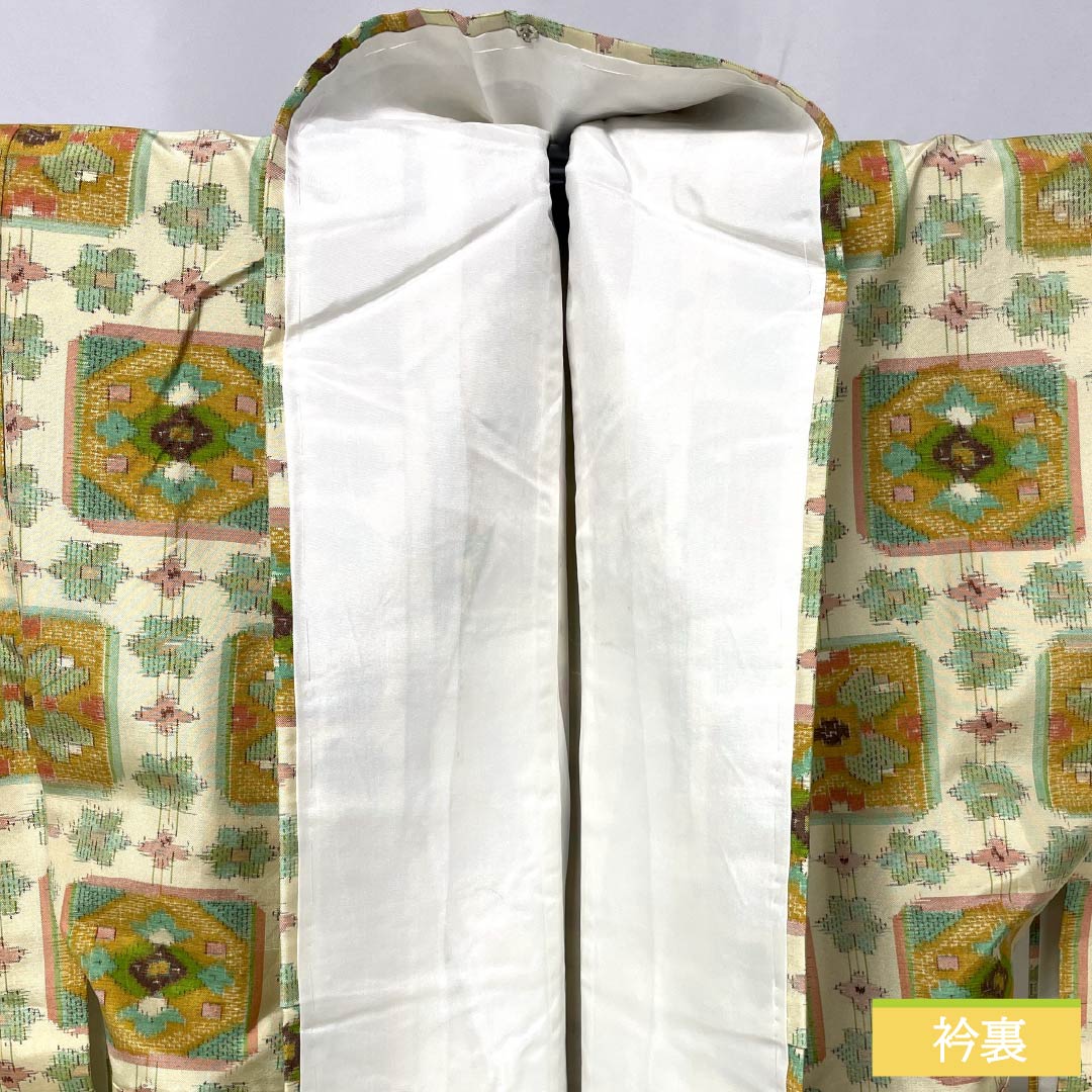 紬 ポリエステル Aランク 身丈156.5cm 裄丈62cm 薄卵色(うすたまごいろ) 幾何学模様 袷 クリーム系 1116003993315
