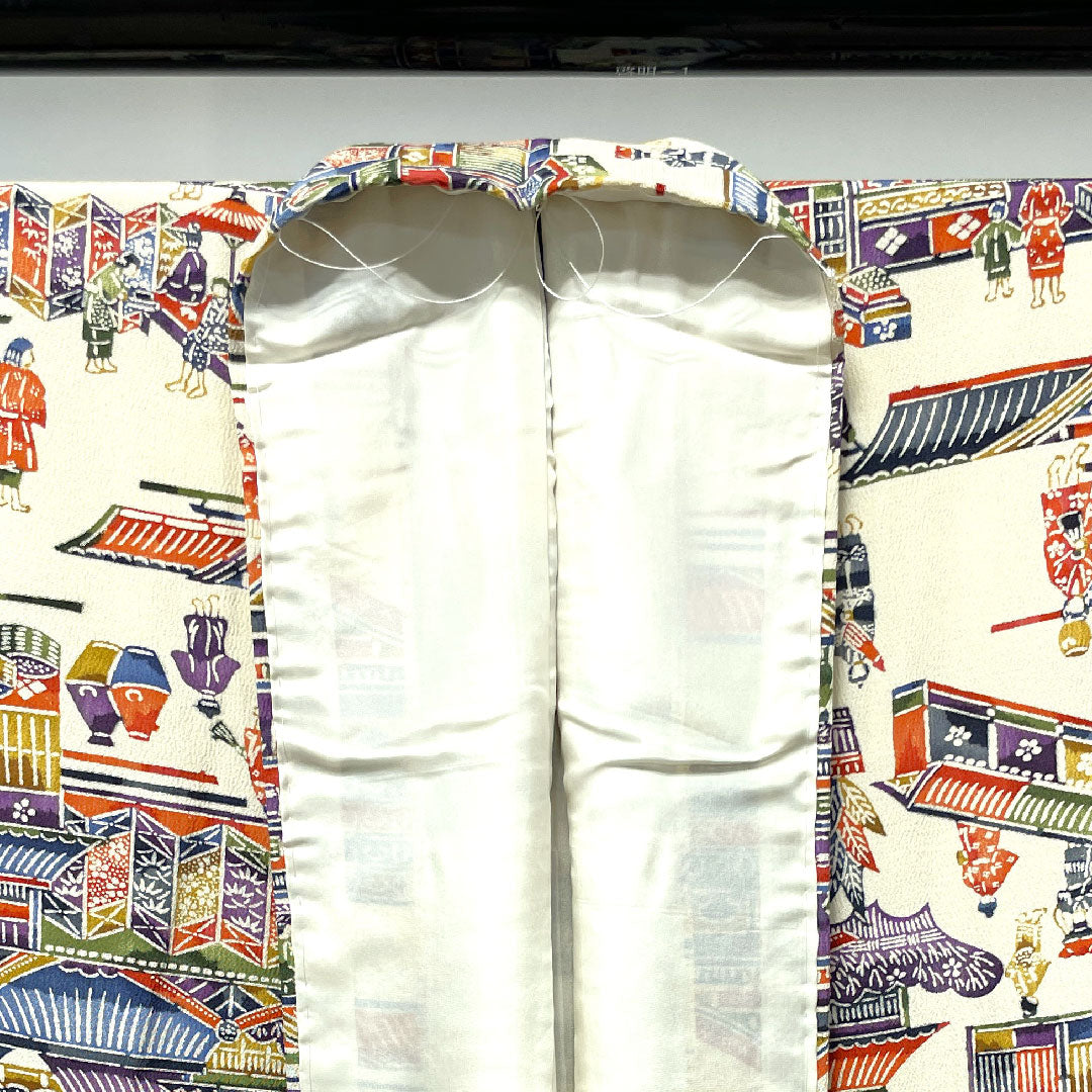 小紋 身丈167cm 裄丈66cm 袷 仕付け糸付き 未使用品 練色 型染 時代人物風景模様 正絹 Sランク クリーム系 1115003032515
