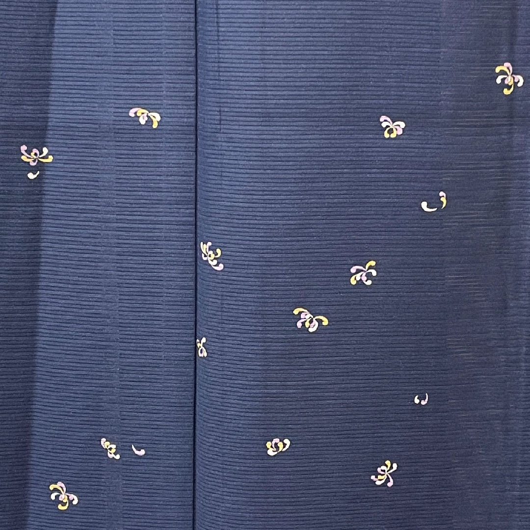 夏物 正絹 小紋 身丈160cm 裄丈67cm 濃紺色(のうこんいろ) 菊の花びら 絽 Aランク 紺系 1132000523418
