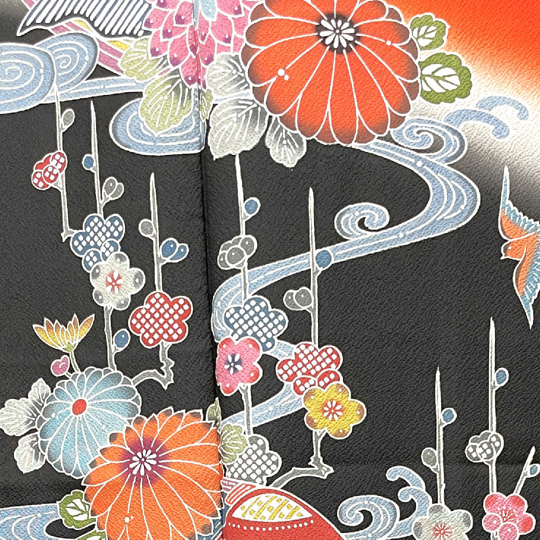 Long-sleeved kimono, length 158cm, sleeve length 66cm, lined, scarlet, Kyoto Bingata, pine, bamboo, plum, chrysanthemum, bird, auspicious motif, pure silk, S rank, red, 1113001602312