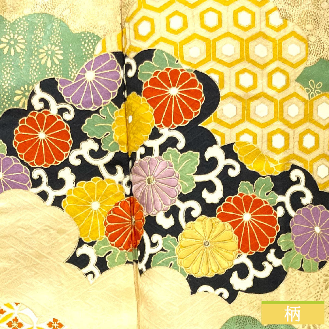 Homongi, pure silk, lined, length 160cm, sleeve length 63cm, scarlet, Kyoto Yuzen, embroidery, auspicious motif, one crest (sewn crest), Gosankiri, S rank, vermilion, 1112003752416