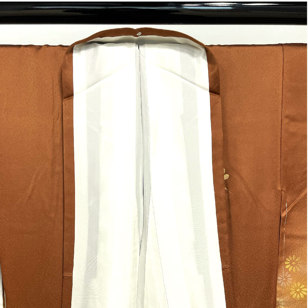 Homongi (formal kimono) Length 161cm Sleeve length 63cm Brown color Gold leaf finish Chrysanthemum Pure silk S rank Brown 1112001532414