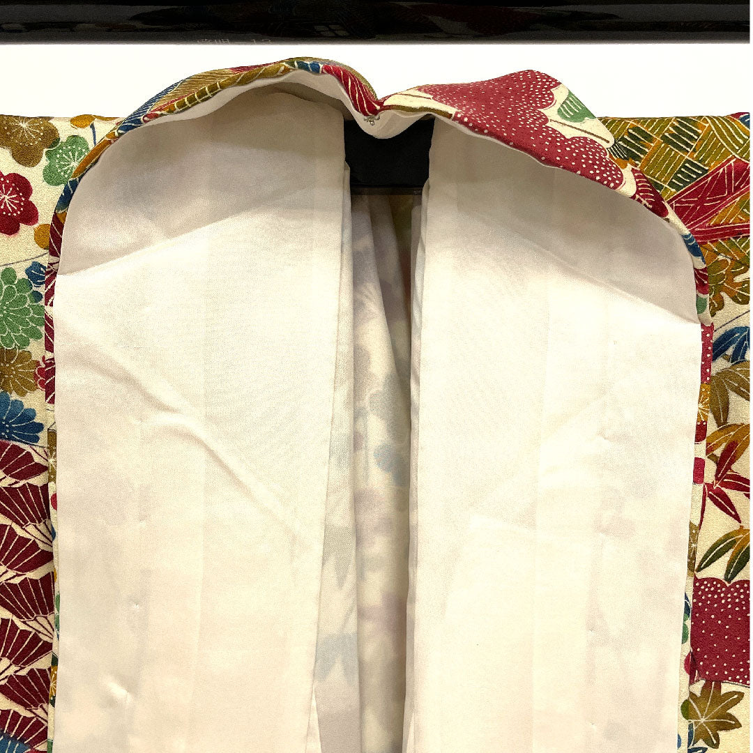 Komon, Length 156cm, Sleeve length 64cm, Lined, Stencil-dyed, Pine, Bamboo, and Plum, Auspicious motif, Pure silk, S rank, Cream color, 1115001722315
