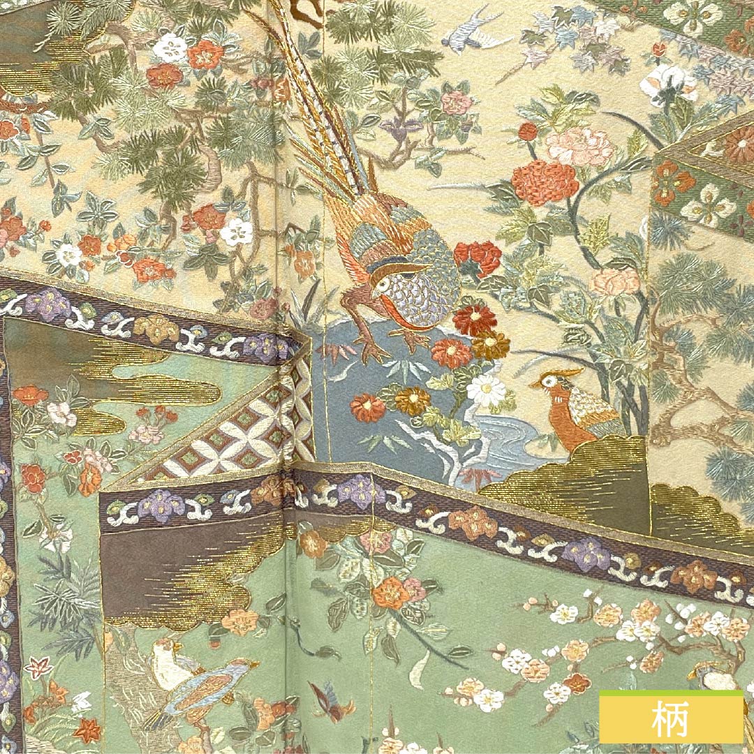 Black formal kimono (tomesode) made of pure silk, S rank, length 158cm, sleeve length 65.5cm, lined, with Suzhou embroidery featuring five crests, including auspicious motifs of quince, pheasant, pine, and plum blossoms. Product code: 1111001782310