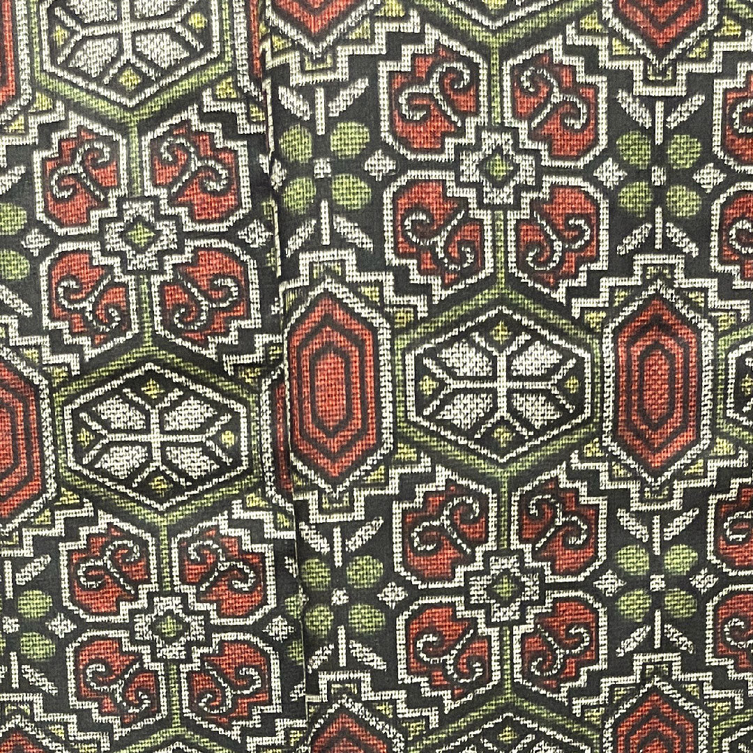 Murayama Oshima Tsumugi Length 162cm Sleeve length 63.5cm With basting thread Unused Ensemble Geometric pattern Pure silk S rank Awase Black 1116002732410