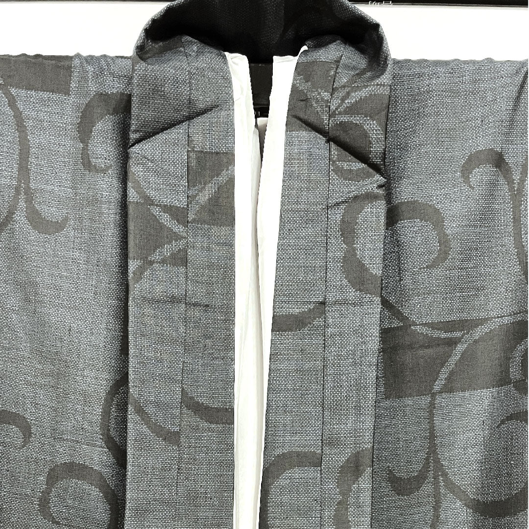 Oshima Tsumugi, Length 158.5cm, Sleeve length 62.5cm, Indigo dye, 12 marks, Warp and weft ikat, Ivy pattern, Pure silk, S rank, Awase, Navy blue, 1116001602318