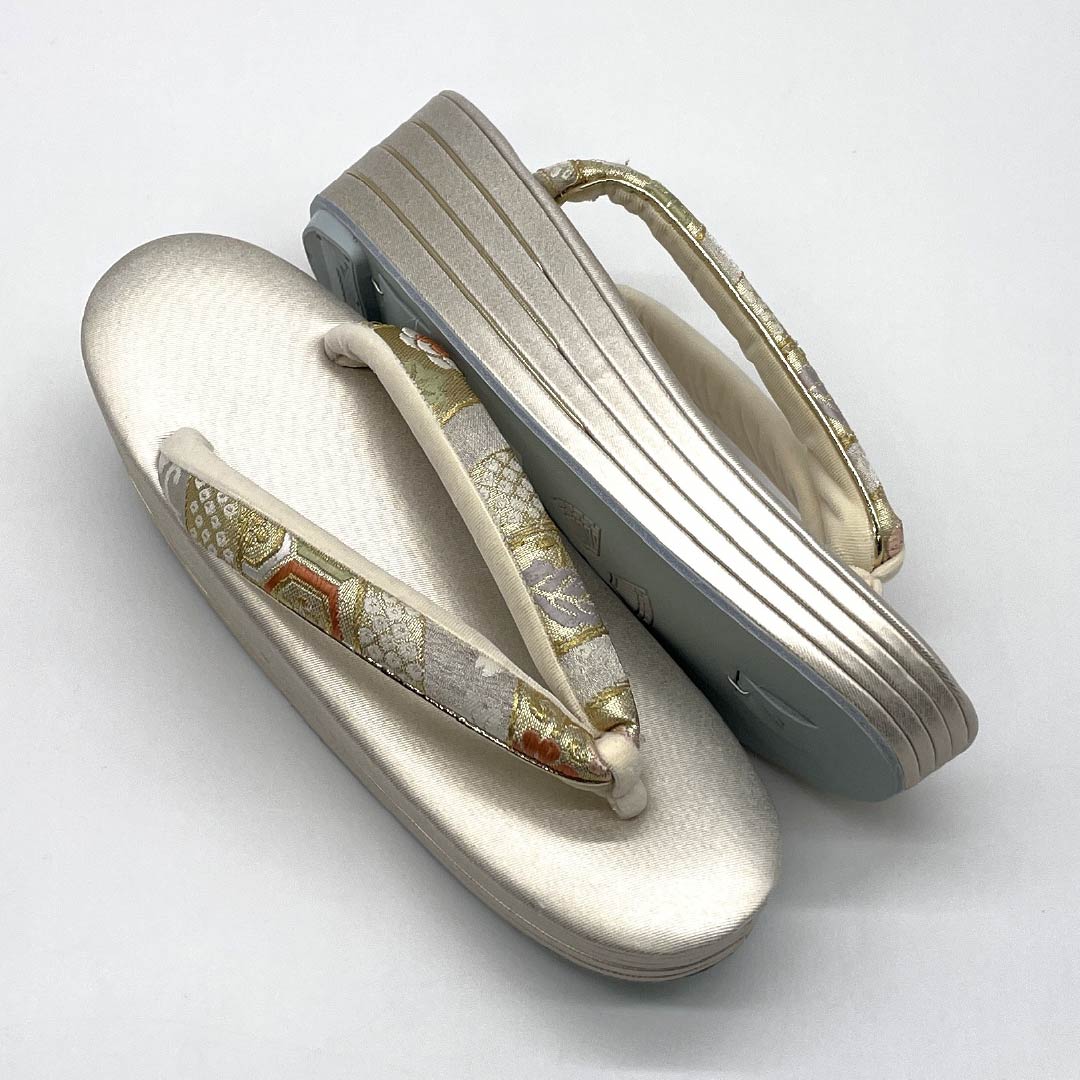 (Like New) Formal Zori and Bag Set, Grade A, with Auspicious Motifs, Obi Fabric, Size L, Gold, 1133000463421