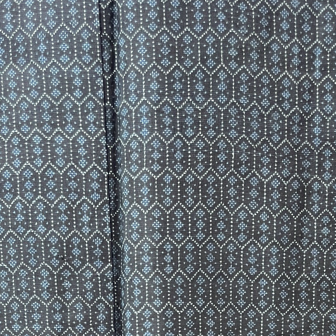 Oshima Tsumugi, Length 160.5cm, Sleeve length 63cm, Dark navy blue, Warp and weft kasuri, Tortoiseshell, Pure silk, A rank, Lined, Navy blue, 1116002593418