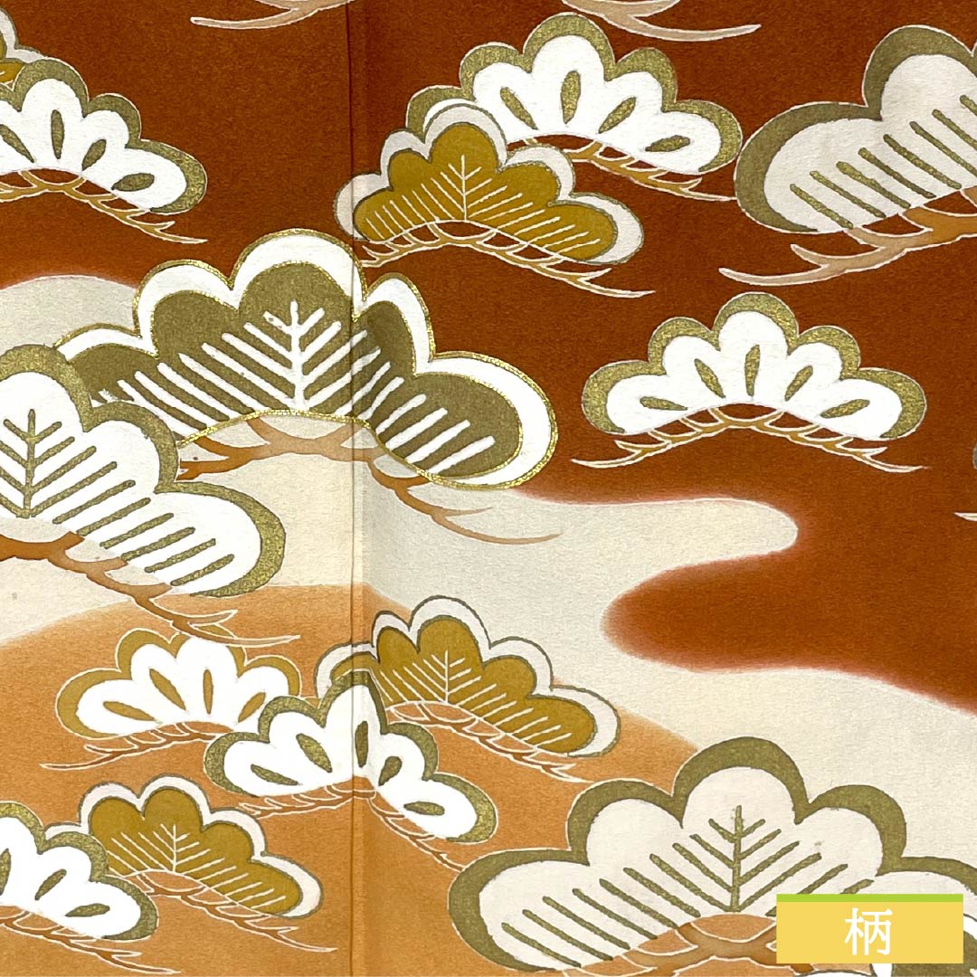 Irotomesode Silk A-Rank Length 160.5cm Sleeve-to-Sleeve 62.5cm Lined Neri-iro (Creamy White) Three Family Crests Gosan-kiri Daimaru Bespoke Kyo-Yuzen Gold couching embroidery Pine Three Family Crests Cream system 1111001993415