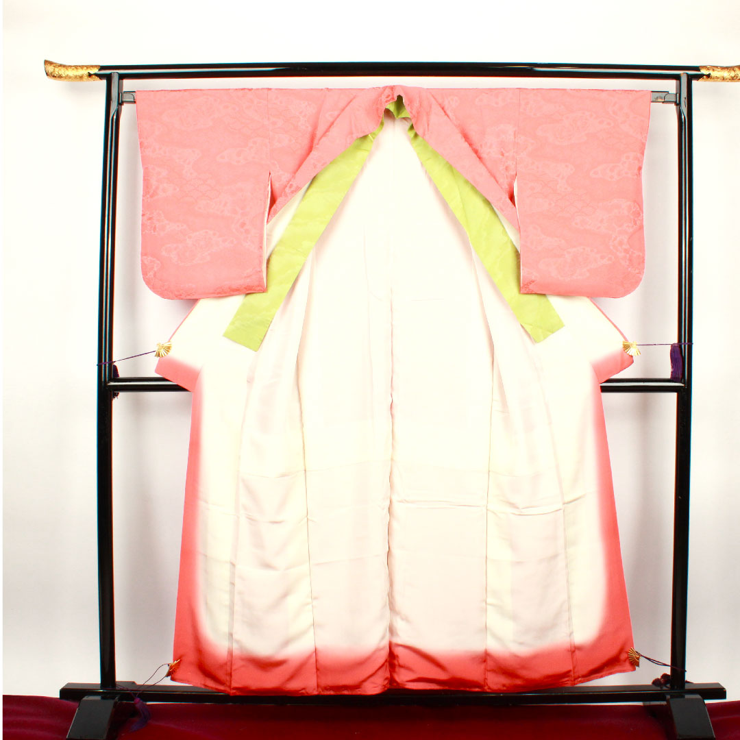 Solid color, medium red, Tsujigahana, Sword and Scissors, Length 155.5cm, Sleeve length 64.5cm, Lined, Pure silk, S rank, Vermilion, 1114000492316