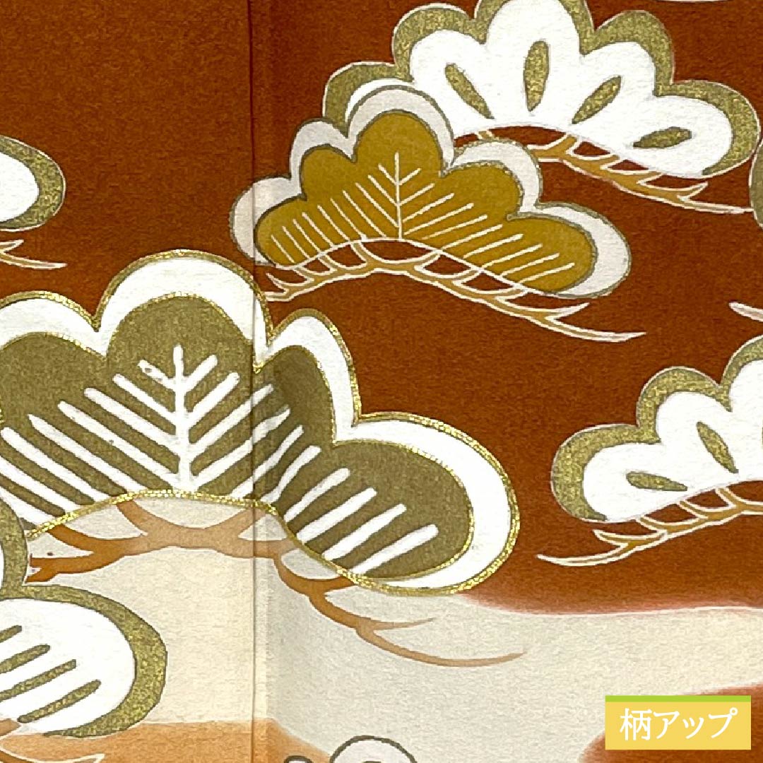 Irotomesode Silk A-Rank Length 160.5cm Sleeve-to-Sleeve 62.5cm Lined Neri-iro (Creamy White) Three Family Crests Gosan-kiri Daimaru Bespoke Kyo-Yuzen Gold couching embroidery Pine Three Family Crests Cream system 1111001993415