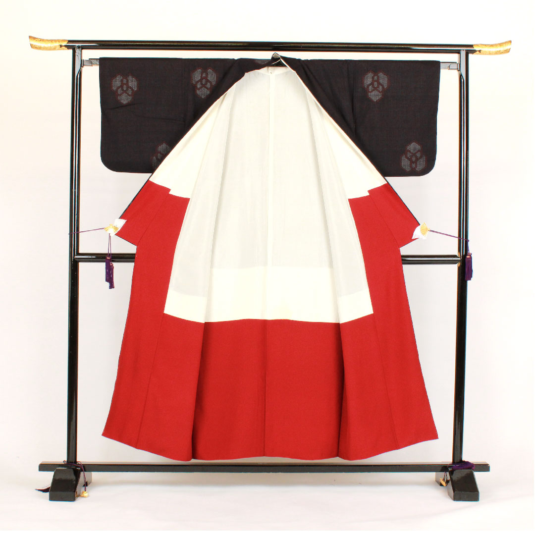 Yuki Tsumugi Length 153cm Sleeve length 65cm 80 tortoiseshell pattern Authentic Yuki Tsumugi Three-layered tortoiseshell pattern Pure silk A rank Awase Black 1116000723210