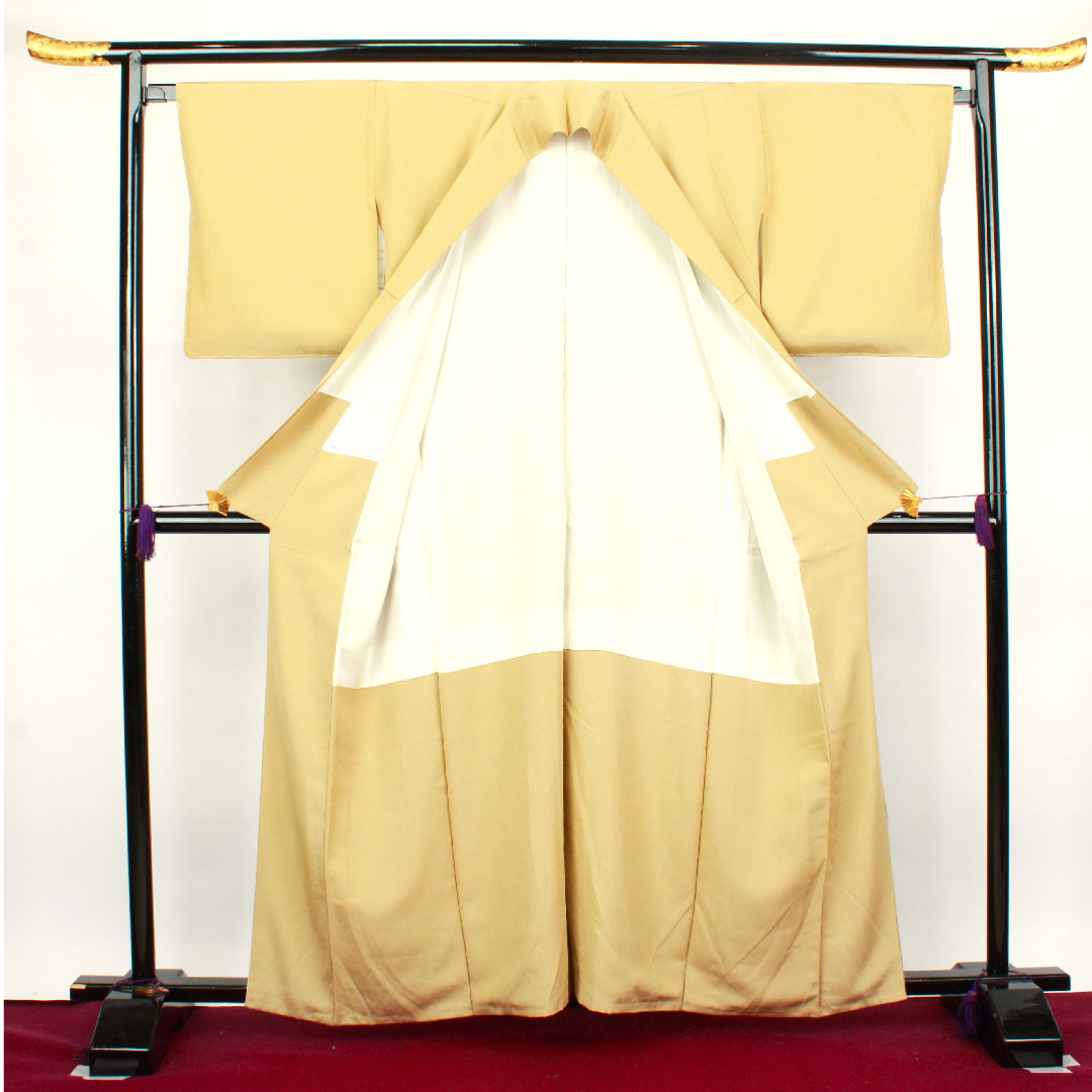 色留袖 身丈161.5cm 裄丈65.5cm 袷 しつけ糸付き 未使用品 枯野色 螺鈿 金彩加工 風景模様 三つ柏 正絹 Sランク 三つ紋 黄系 1111000792423